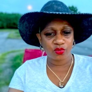 Meet your Posher, Sandra